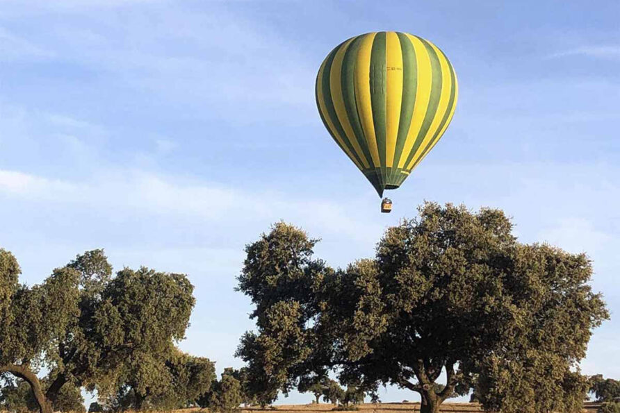 Volando en globo sobre la dehesa